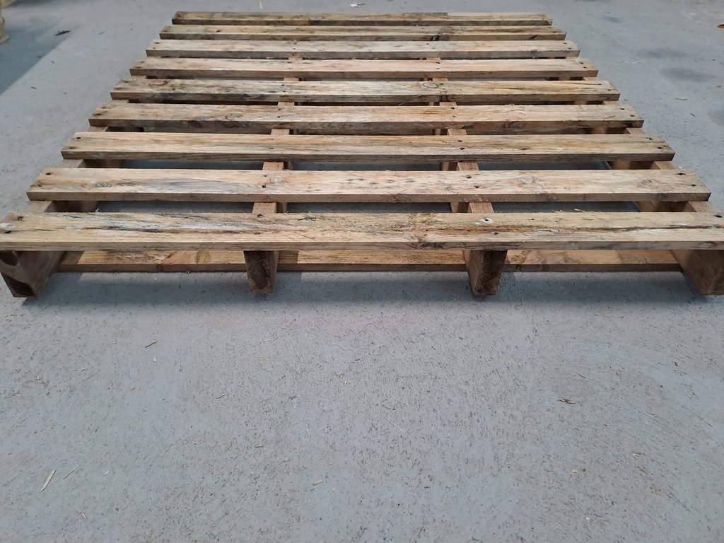 Pallet with bars 1070 x 1070