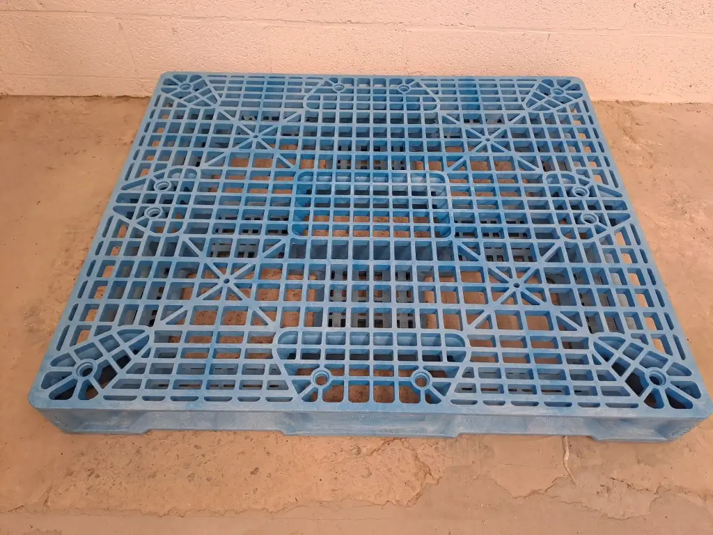 Plastic pallet 40'' x 48'' (1016 x 1219)