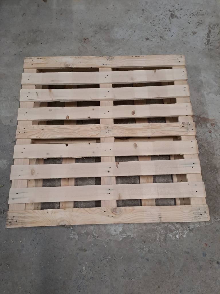 Half-heavy pallet 1050 x 1050